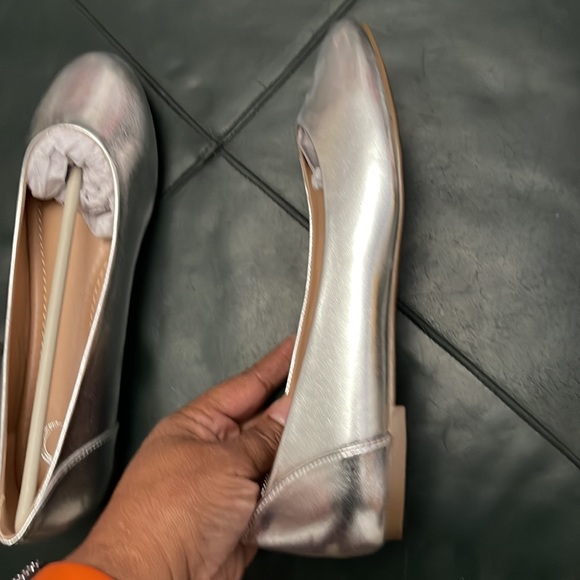 Silver flats never worn. Ordered & arrived from retailer w/o a box as pictured. - Picture 8 of 11